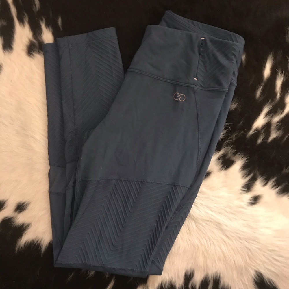 Carrie Underwood leggings